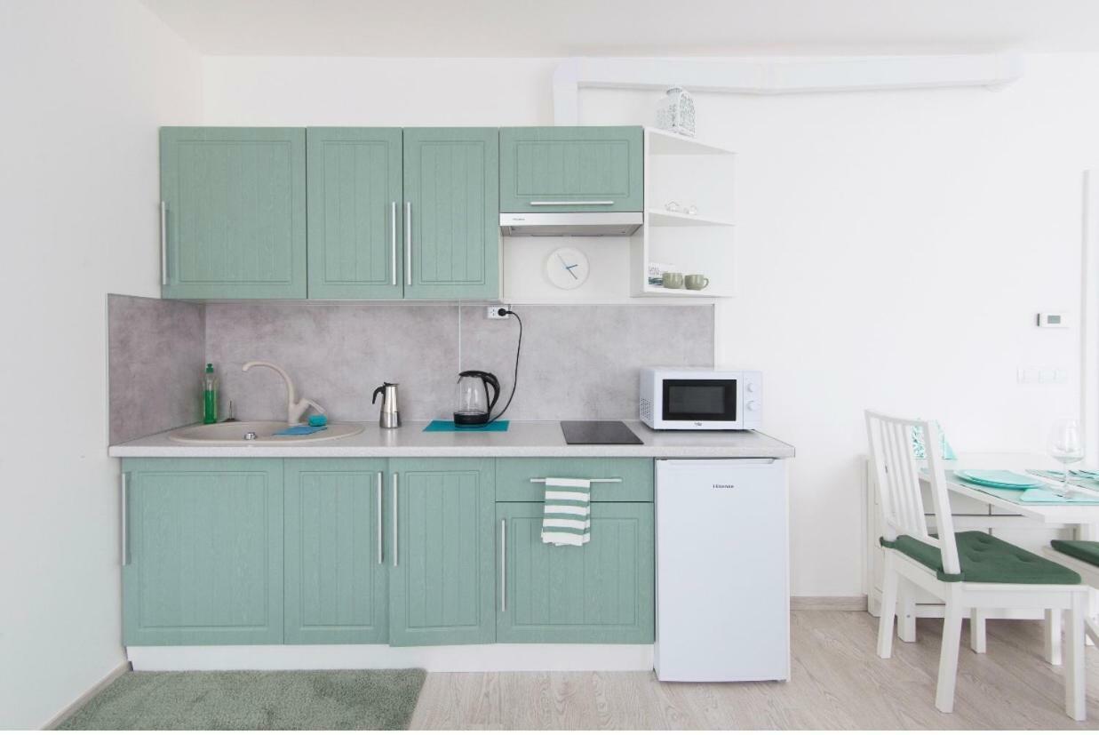 Free Parking In Garage Karolina Plazza, New Cosy Studio With All You Need Prag Exterior foto